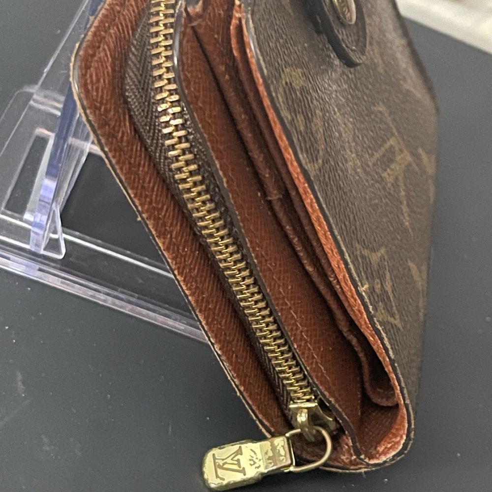 Louis Vuitton classic Brown Monogram Wallet - Picture 5 of 15